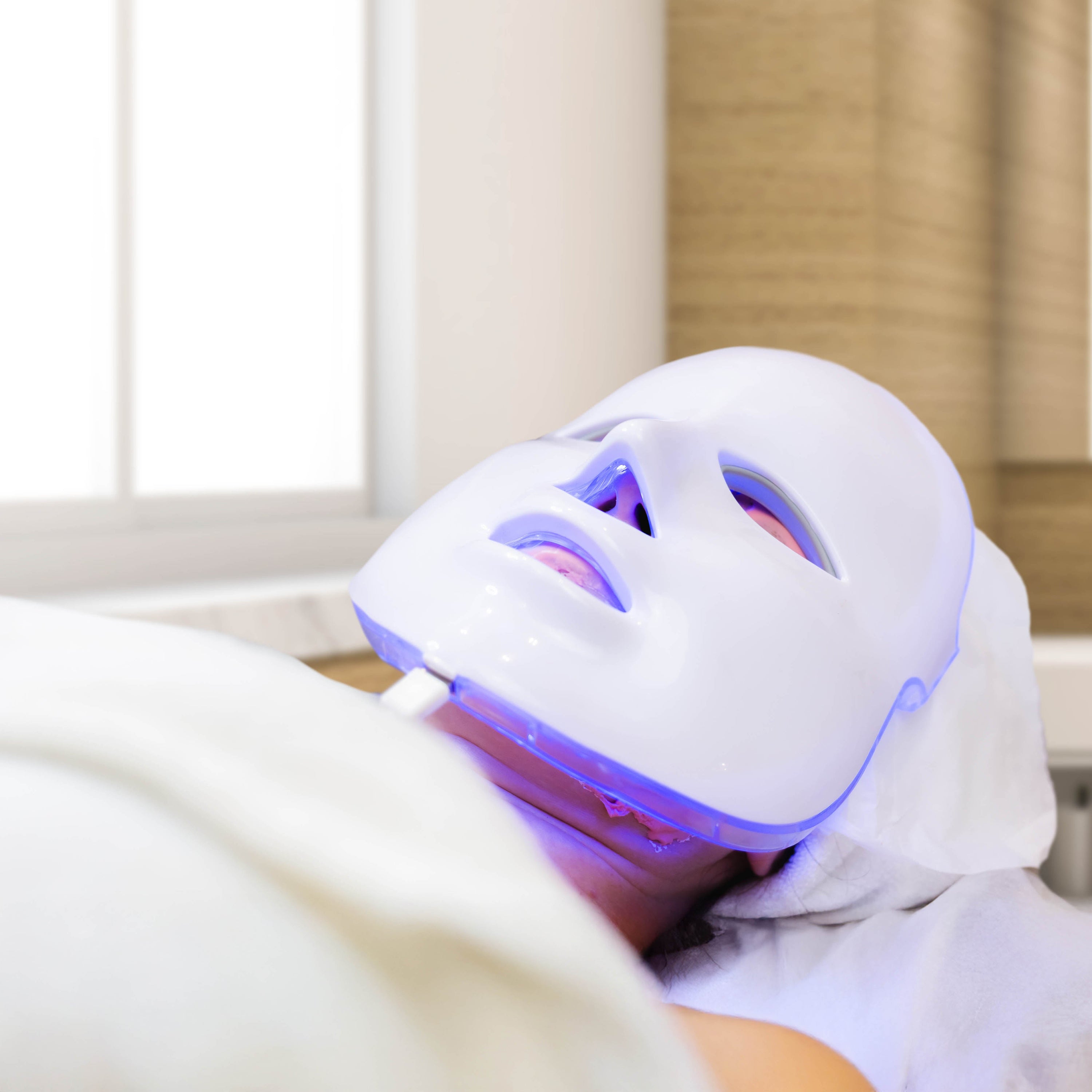 7-in-1 LED Light Therapy Face Mask β Advanced Skincare at Home!
